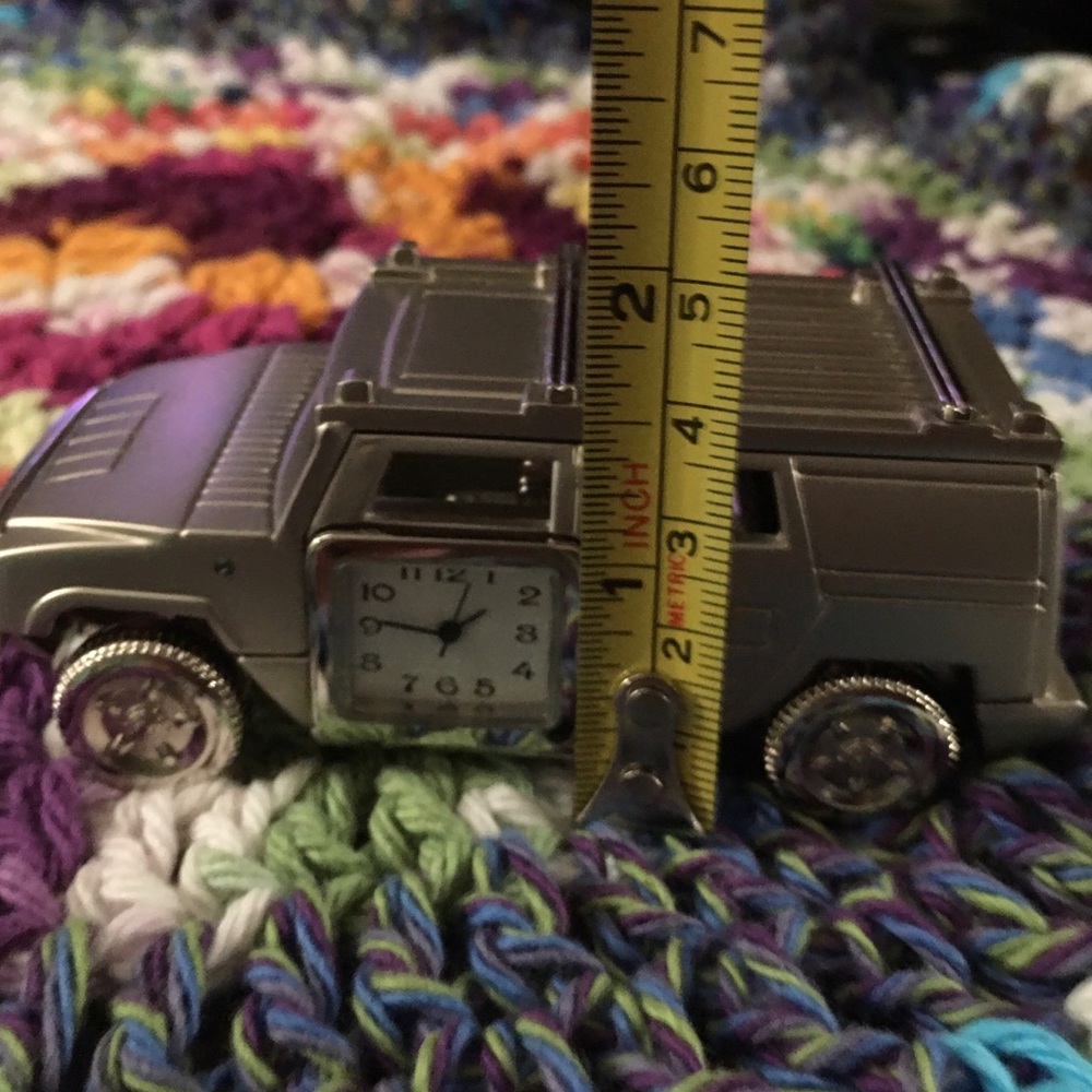 H2 Hummer Miniature Truck Clock
